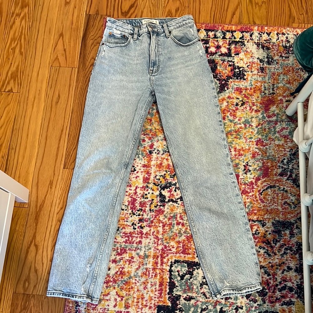 Abercrombie 90’s Ultra High Rise Straight Jeans